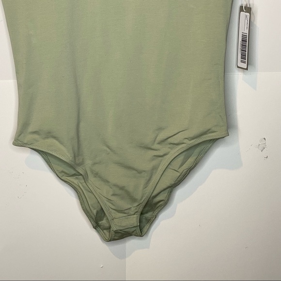 Everlane Bodysuit Small v neck layering - Picture 6 of 8